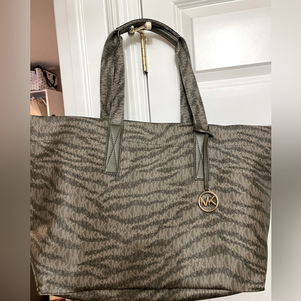 Michael Kors Tote